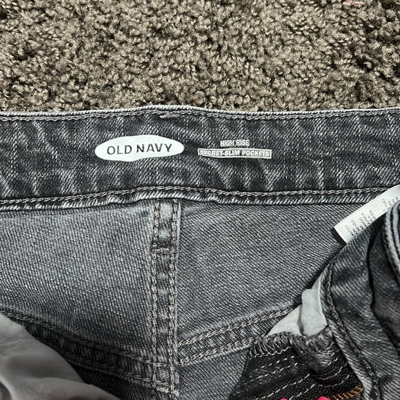 Old navy shorts !!! - Picture 3 of 3